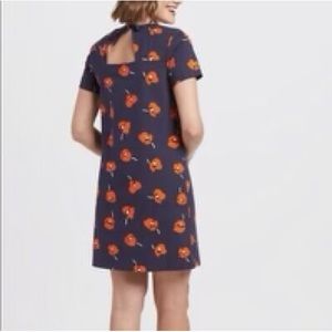 Draper James Ponte dress in Navy Poppy print

Size 2X